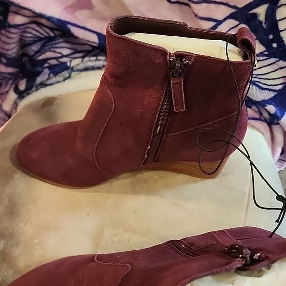 Women's Violet&Red heeled boots Jay Jay 8.5 NWOT - Picture 2 of 5